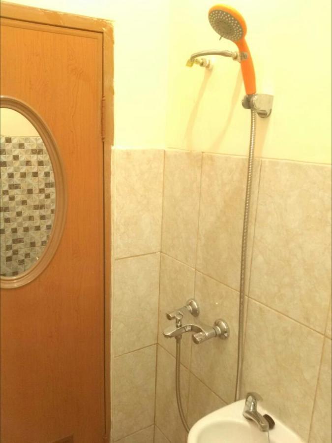 Hotel Danyshom à Cikarang Extérieur photo
